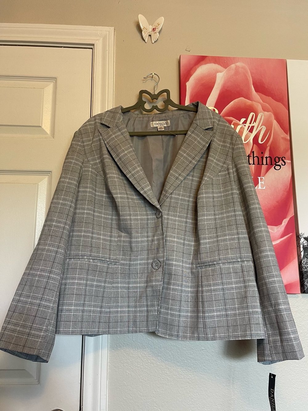 Danillo Plus Size Women’s Grey Plaid button front Blazer size 20W NEW